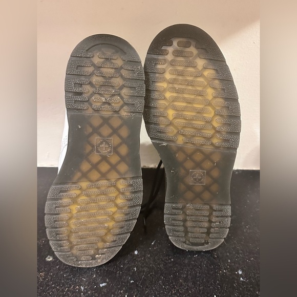 Dr Martens Air Wair Zavala Combat Leather Boots White, Woman size 7 Men's 6 - Picture 7 of 8